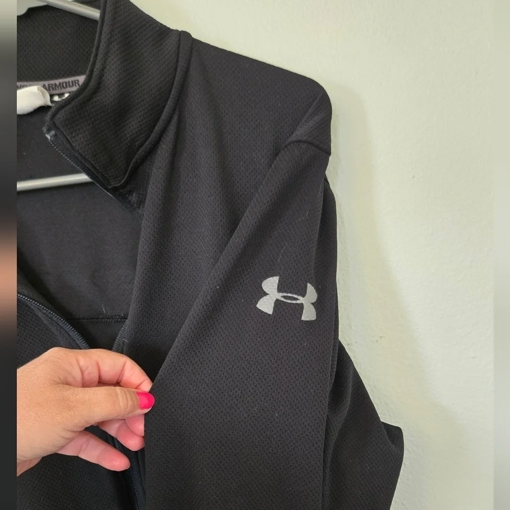 Under Armour Black Light Jacket Size Large